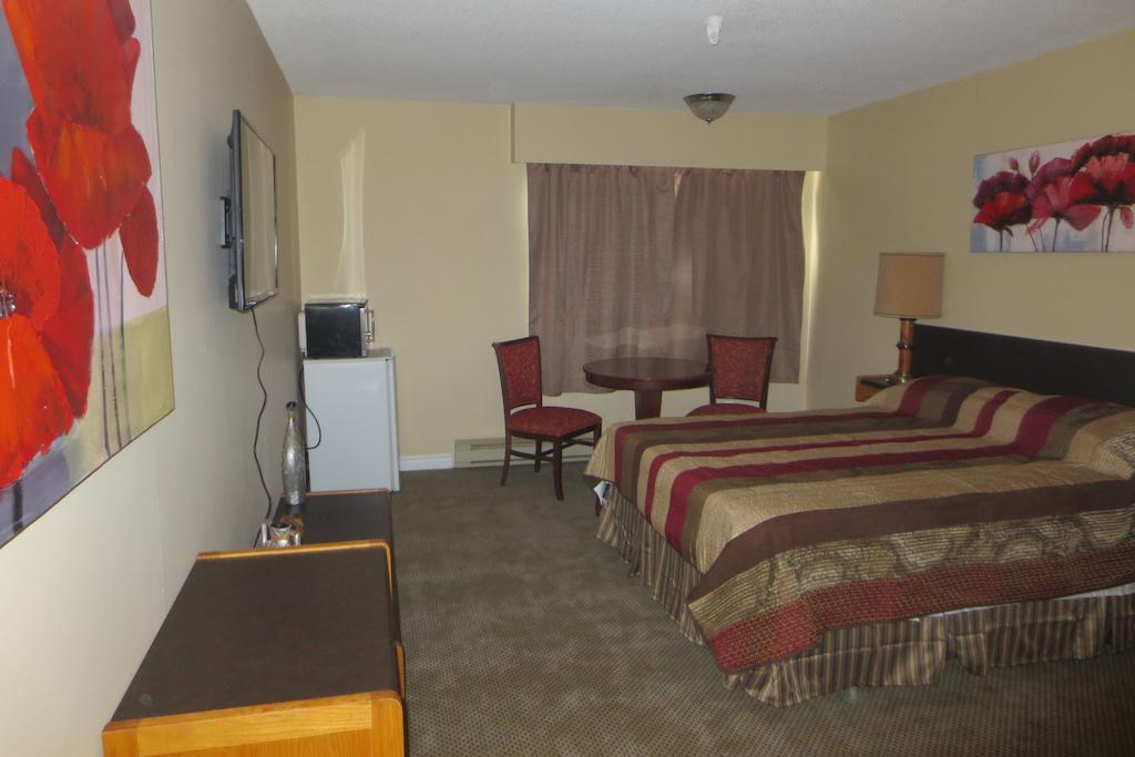Vanderhoof Inn Room photo