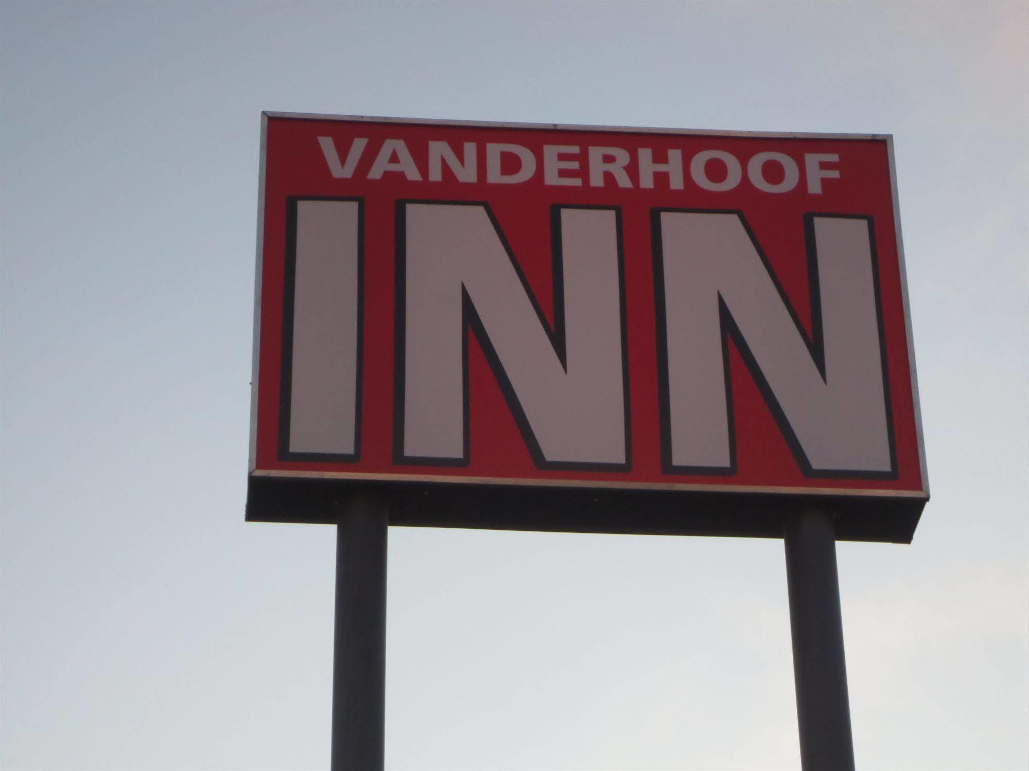 Vanderhoof Inn Exterior photo
